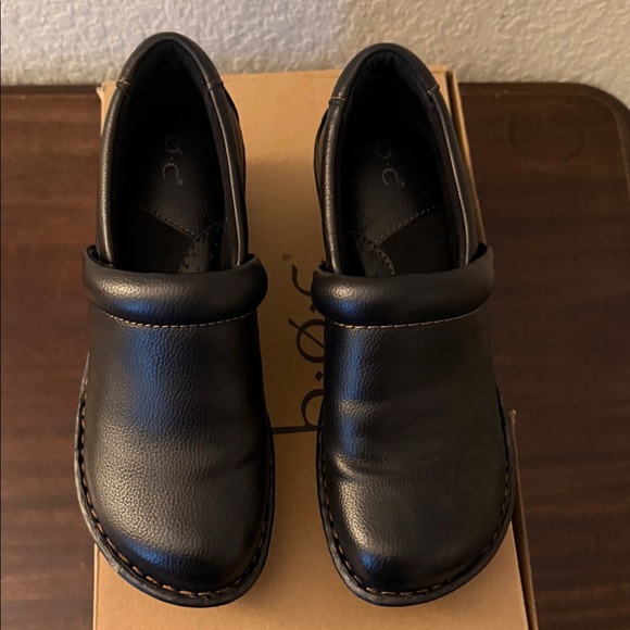 b.o.c. Peggy Classic Black Leather Slip-Ons - Picture 3 of 7
